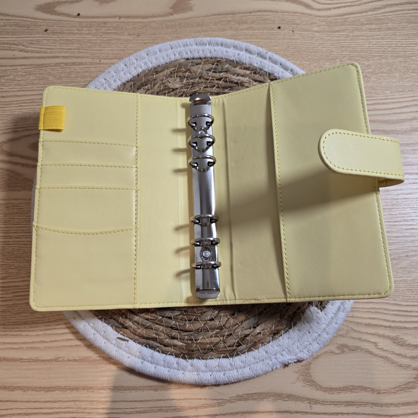 Binder A6 Budget magneetsluiting